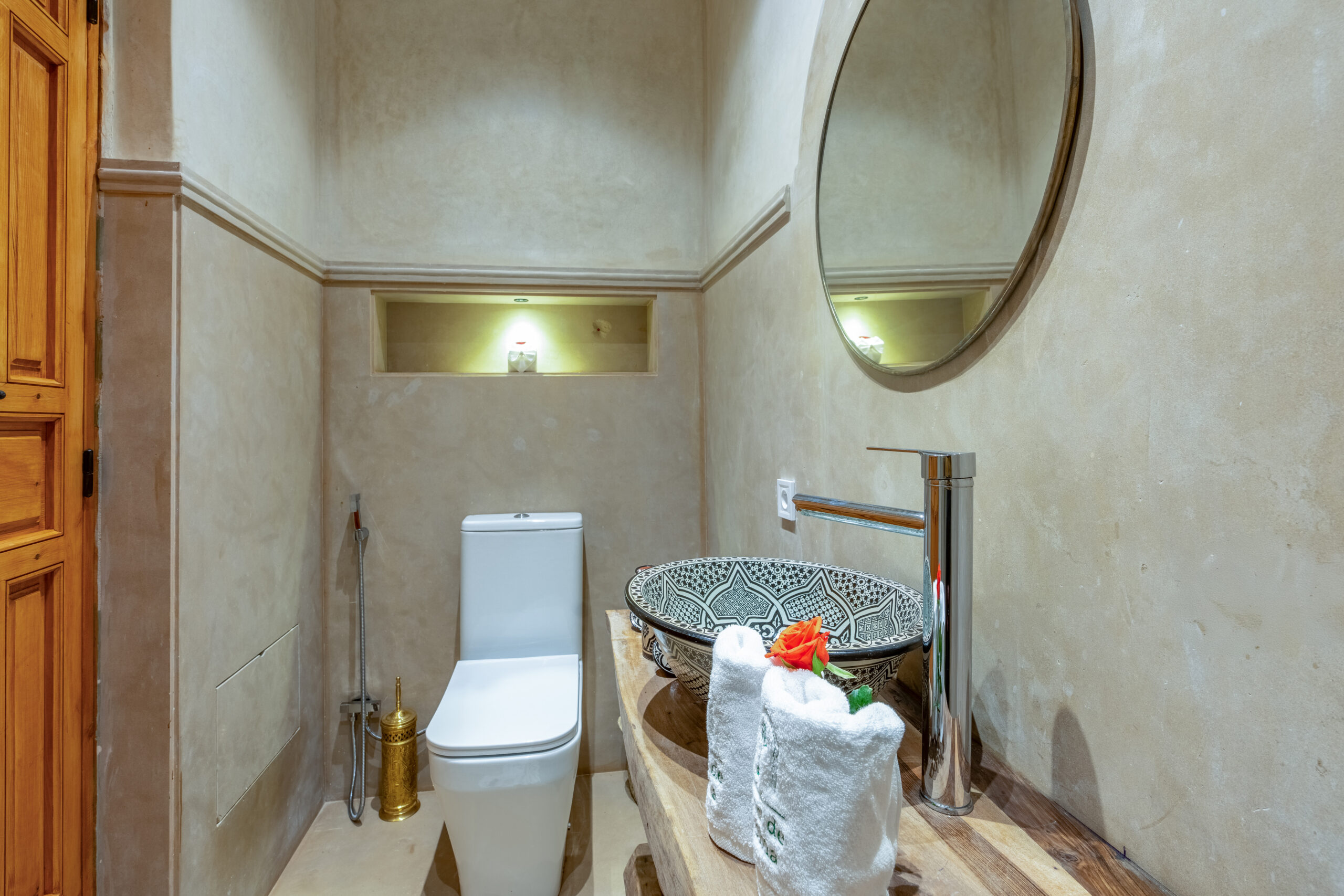 Deluxe Triple Room Bathroom